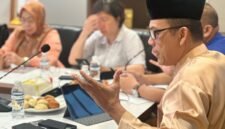 epala Bapenda Batam, Raja Azmansyah, memimpin rapat persiapan Apresiasi Wajib Pajak Taat Pajak Tahun 2026 di Ruang Rapat Bapenda Kota Batam, Jumat (12/6/2026). Foto: Humas Diskominfo Batam
