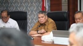 Plt Inspektur Daerah Kota Batam, Yusfa Hendri, memimpin Entry Meeting Asistensi Peningkatan EPK di Kantor Wali Kota Batam, Senin (15/6/2026). Foto: Humas Diskominfo Batam