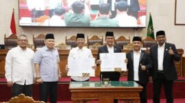 Pemko Batam bersama DPRD Kota Batam mengesahkan Perda tersebut dalam Rapat Paripurna DPRD Kota Batam, Rabu (24/6/2026). Foto: Humas Diskominfo Batam