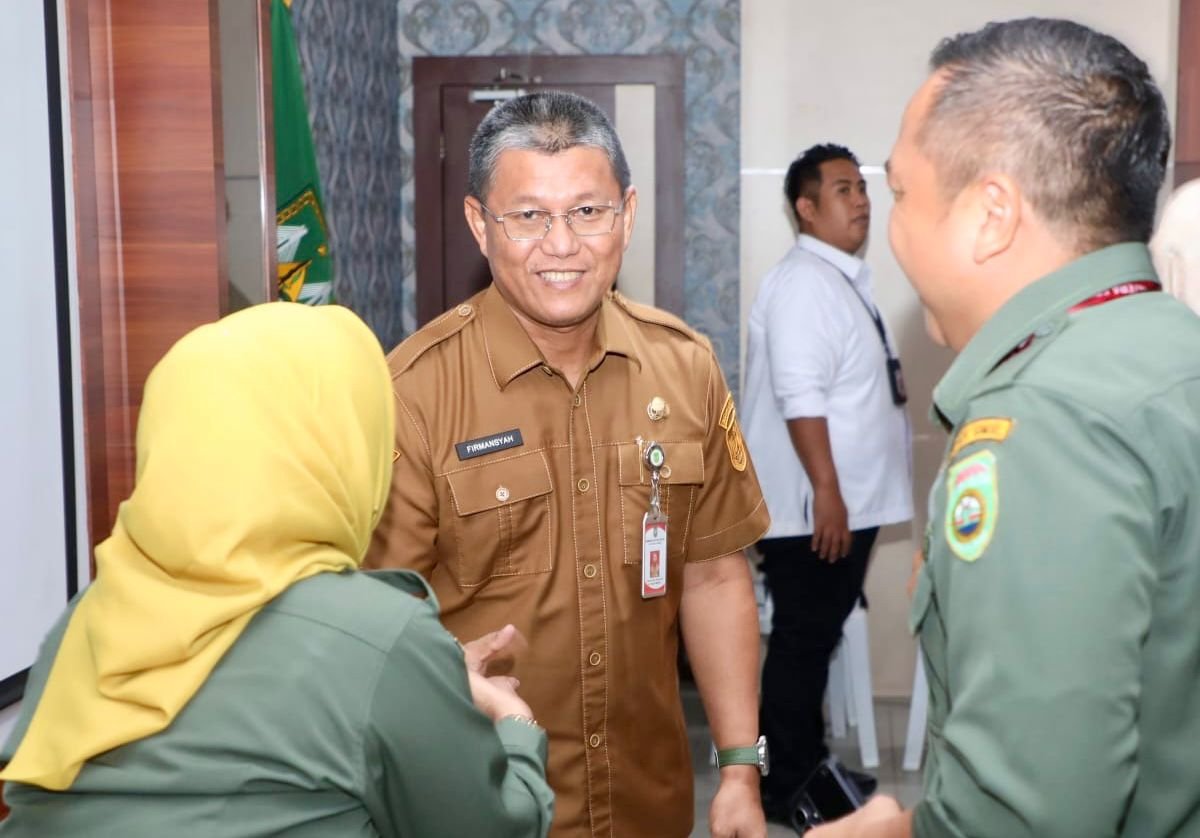 Sekda Batam, Firmansyah, menyambut peserta Studi Lapangan Pelatihan Kepemimpinan Administrator (PKA) Angkatan I dan II Provinsi Sumatera Selatan Tahun 2026 di Kantor Wali Kota Batam, Senin (29/6/2026). Foto: Humas Diskominfo Batam