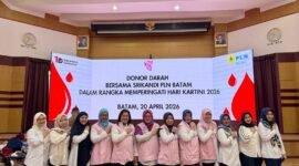 Srikandi PLN Batam mengawali rangkaian peringatan Hari Kartini dengan menggelar donor darah pada Senin (20/4/2026). Foto: Istimewa
