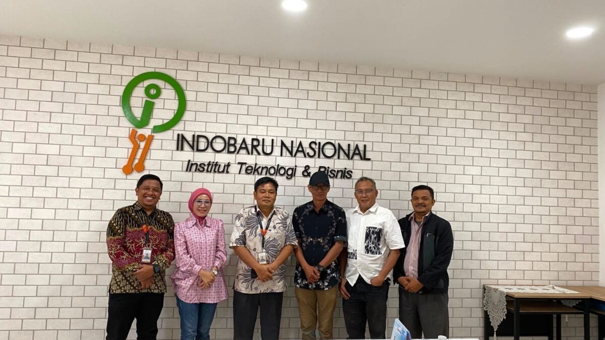 Rektor IIBN, Dr. Jontro Simanjuntak, menyampaikan komitmen tersebut saat menerima kunjungan Ketua PWI Kota Batam Muhammad Khafi Anshary, Sekretaris SIWO PWI Pusat Deni Risman, dan Wakil Ketua Hubungan Antar Lembaga PWI Batam Nikson Simanjuntak, Jumat (26/6/2026). Foto: Istimewa
