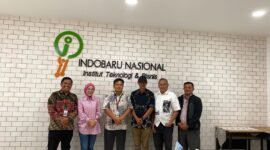Rektor IIBN, Dr. Jontro Simanjuntak, menyampaikan komitmen tersebut saat menerima kunjungan Ketua PWI Kota Batam Muhammad Khafi Anshary, Sekretaris SIWO PWI Pusat Deni Risman, dan Wakil Ketua Hubungan Antar Lembaga PWI Batam Nikson Simanjuntak, Jumat (26/6/2026). Foto: Istimewa