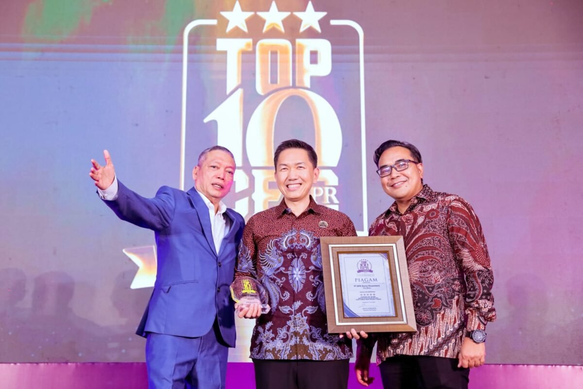 PT BPR Dana Nusantara (Bank Danus) kembali menorehkan prestasi nasional. Bank Danus meraih penghargaan BPR Berpredikat Bintang 5, penghargaan tertinggi di ajang The Finance Top 100 BPR 2026, Jumat (19/6/2026). Foto: Istimewa
