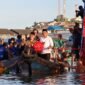 Gubernur Kepri Ansar Ahmad bersama Wamendikdasmen RI Atip Latipulhayat memotong pita, membuka perhelatan kebudayaan yang diyakini mampu mendongkrak pariwisata di Provinsi Kepri. Foto: Diskominfo Kepri