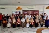 Telkomsel melatih 40 guru dari berbagai sekolah di Batam dalam kegiatan yang berlangsung di Segara Seafood, Sabtu (14/6/2026). Foto: Istimewa