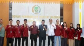 Komisi IV DPRD Kota Batam menerima audiensi Ikatan Pelajar dan Mahasiswa Kota Batam (IPMKOB) Pekanbaru di ruang rapat Komisi IV DPRD Kota Batam, Rabu (8/7/2026). Foto: Istimewa