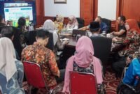 Rapat persiapan peringatan Hari Anak Nasional (HAN) 2026 disejalankan persiapan penyambutan Ketua Dekranas Selvi Ananda dan SERUNI KMP dipimpin Sekdaprov Kepri, Misni, Kamis (16/7/2026). Foto: Biro ADPIM Kepri