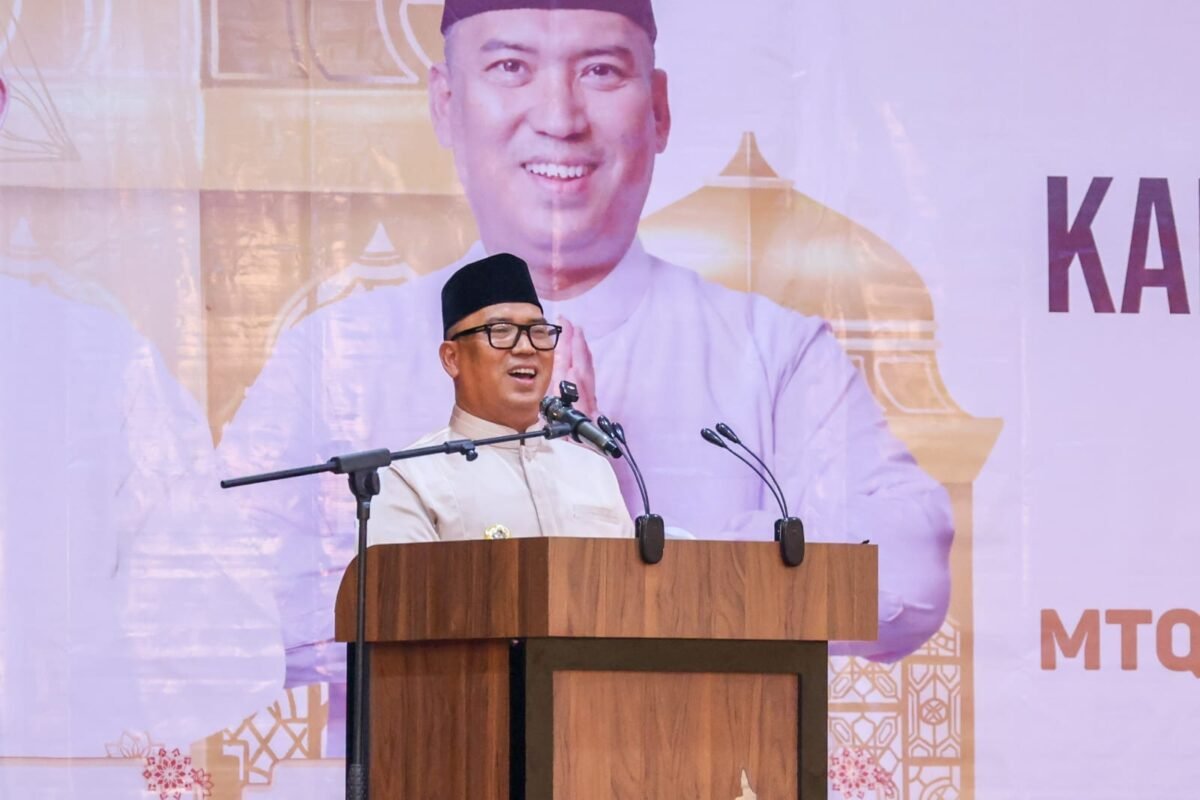 Wakil Gubernur Kepri, Nyanyang Haris Pratamura menyampaikan kata sambutan pada malam Ta'aruf Musabaqah Tilawatil Qur'an (MTQ) XII Tingkat Provinsi Kepulauan Riau Tahun 2026 di Hotel CK Tanjungpinang, Jumat (3/7/2026) malam. Foto: Diskominfo Kepri