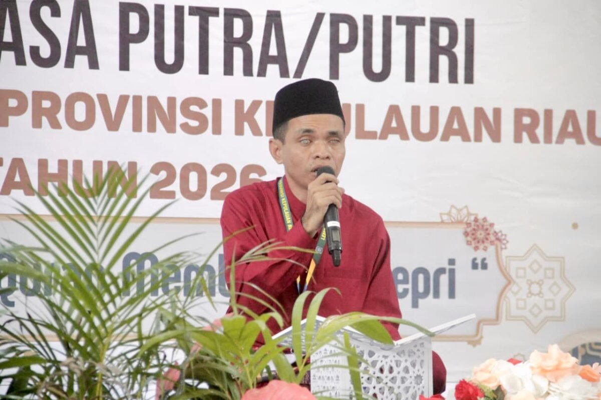 Salah seorang peserta kafilah Batam tampil di MTQ XII Kepri. Foto: Humas Diskominfo Batam