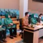 Ketua TP-PKK Kota Batam, Erlita Amsakar, menilai karya kader dalam Lomba Vlog PKK yang menjadi rangkaian Hari Kesatuan Gerak (HKG) PKK 2026 di Museum Raja Ali Haji, Senin (6/7/2026). Foto: Humas Diskominfo Batam