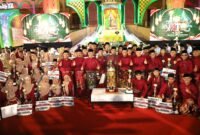 Wali Kota Batam, Amsakar Achmad, bersama kafilah Batam usai penutupan MTQ XII Kepri di Tanjungpinang, Kamis (9/7/2026) malam.  Foto: Humas Diskominfo Batam