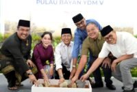 Peletakan batu pertama Bundaran Raja Ali Marhum Pulau Bayan Yang Dipertuan Muda V di ruas jalan menuju Bandara Internasional Hang Nadim, Jumat (10/7/2026). Foto:  Humas BP Batam
