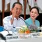 Wali Kota Batam, Amsakar Achmad, didampingi Wakil Wali Kota Batam, Li Claudia Chandra, menyampaikan saran saat menerima kunjungan Pansus DPR RI dan DPD RI di Kantor Wali Kota Batam, Senin (20/7/2026). Foto: Humas Diskominfo Batam