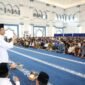 Wali Kota Batam, Amsakar Achmad, menyampaikan sambutan saat silaturahmi bersama tokoh agama di Masjid Agung Raja Hamidah, Batam, Selasa (21/7/2026). Foto: Humas Diskominfo Batam
