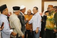 Qali Kota Batam Amsakar Achmad berdialog yang digelar di Golden Prawn 933, Bengkong, Rabu (22/7/2026) malam. Foto: Humas Diskominfo Batam