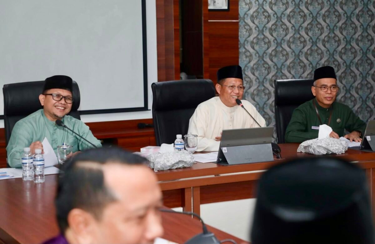ekda Batam, Firmansyah, memimpin Rapat Koordinasi Ajakan Kampanye Antikorupsi Serentak dalam Program Pariwara Antikorupsi Tahun 2026 di Kantor Wali Kota Batam, Jumat (24/7/2026). Foto: Humas Diskominfo Batam