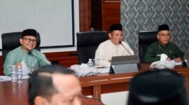ekda Batam, Firmansyah, memimpin Rapat Koordinasi Ajakan Kampanye Antikorupsi Serentak dalam Program Pariwara Antikorupsi Tahun 2026 di Kantor Wali Kota Batam, Jumat (24/7/2026). Foto: Humas Diskominfo Batam