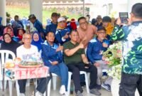Sekda Batam, Firmansyah, bersama sejumlah pensiunan pegawai Pemko Batam saat silaturahmi di Sekupang, Sabtu (25/7/2026). Foto: Humas Diskominfo Batam