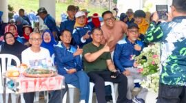 Sekda Batam, Firmansyah, bersama sejumlah pensiunan pegawai Pemko Batam saat silaturahmi di Sekupang, Sabtu (25/7/2026). Foto: Humas Diskominfo Batam