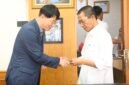 Wali Kota Batam Amsakar Achmad menerima audiensi Traverse Edu dan delegasi Jeonju Vision College di Kantor Wali Kota Batam, Senin (27/7/2026). Foto: Humas Diskominfo Batam