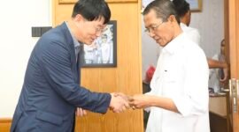 Wali Kota Batam Amsakar Achmad menerima audiensi Traverse Edu dan delegasi Jeonju Vision College di Kantor Wali Kota Batam, Senin (27/7/2026). Foto: Humas Diskominfo Batam
