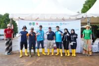 PT PLN Batam menanam 135 bibit mangrove di Hutan Lindung Sei Beduk sebagai bentuk dukungan terhadap pelestarian lingkungan. Foto: Istimewa