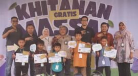 PT Pegadaian Area Pekanbaru mengkhitankan 126 anak secara gratis melalui program Langkah Emas Anak Sholeh di Kantor Pegadaian Area Pekanbaru, Sabtu (4/7/2026). Foto: Istimewa