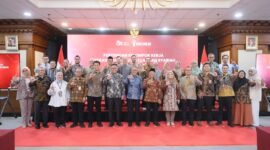 OJK menggelar Forum Edukasi dan Temu Bisnis Keuangan Syariah (FEBIS), membangun Ekosistem Pusat Inklusi Keuangan Syariah (EPIKS), serta menyelenggarakan Syariah Financial Fair (SYAFIF) dan Expo Keuangan dan Seminar Syariah (EKSIS). Foto: Istimewa