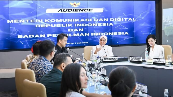 Menteri Komunikasi dan Digital Meutya Hafid Meutya dalam audiensi bersama Badan Perfilman Indonesia menggarisbawahi bahwa PP TUNAS tidak hanya berfungsi untuk melindungi anak-anak, tetapi juga dapat mendukung berbagai macam industri, termasuk industri penyiaran. Foto: Humas Kemkomdigi