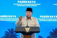 Presiden Prabowo Subianto saat memimpin Panen Raya Serentak bersama TNI di Kabupaten Malang, Jawa Timur, Jumat (17/7/2026). (Tangkapan Layar Youtube BPMI Setpres)