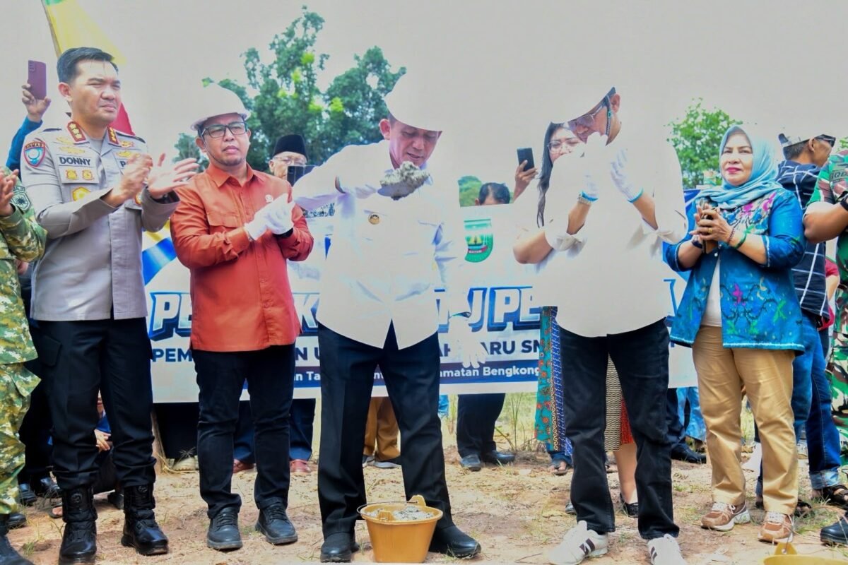 Pemprov Kepri Bangun 2 SMK Baru di Kota Batam, Gubernur Ansar Lakukan Peletakan Batu Pertama di SMKN 13 Kota Batam, Tanjung Buntung, Bengkong, Senin (13/7/2026). Foto: Diskominfo Kepri