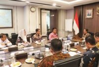 Gubernur Ansar Ahmad didampingi sejumlah Kepala daerah dan Kepala OPD di Kepulauan Riau beraudiensi bersama Menteri KKP Sakti Wahyu Trenggono di Gedung Menara Bahari I, Jakara Pusat, Jumat (10/7/2026). Foto: Banhub Kepri
