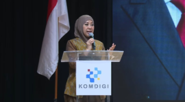 Menteri Komunikasi dan Digital (Menkomdigi) Meutya Hafid saat membuka Forum Sahabat Tunas bertajuk 'Guru Berdaya, Generasi Unggul dan Tangguh Digital sebagai Investasi Masa Depan' di Bali, Kamis (2/7/2026). Foto: KPM Kemkomdigi