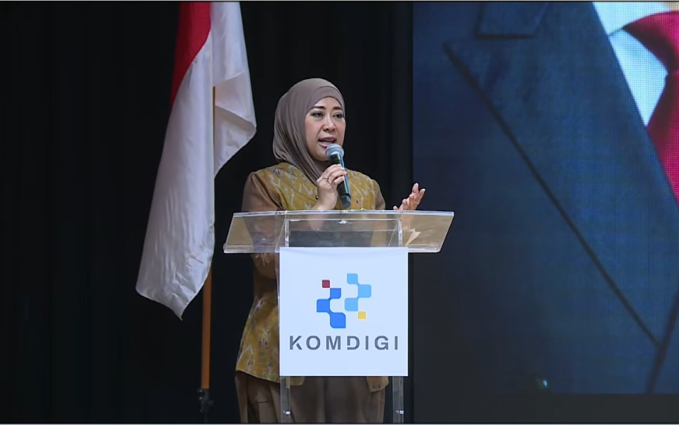 Menteri Komunikasi dan Digital (Menkomdigi) Meutya Hafid saat membuka Forum Sahabat Tunas bertajuk 'Guru Berdaya, Generasi Unggul dan Tangguh Digital sebagai Investasi Masa Depan' di Bali, Kamis (2/7/2026). Foto: KPM Kemkomdigi