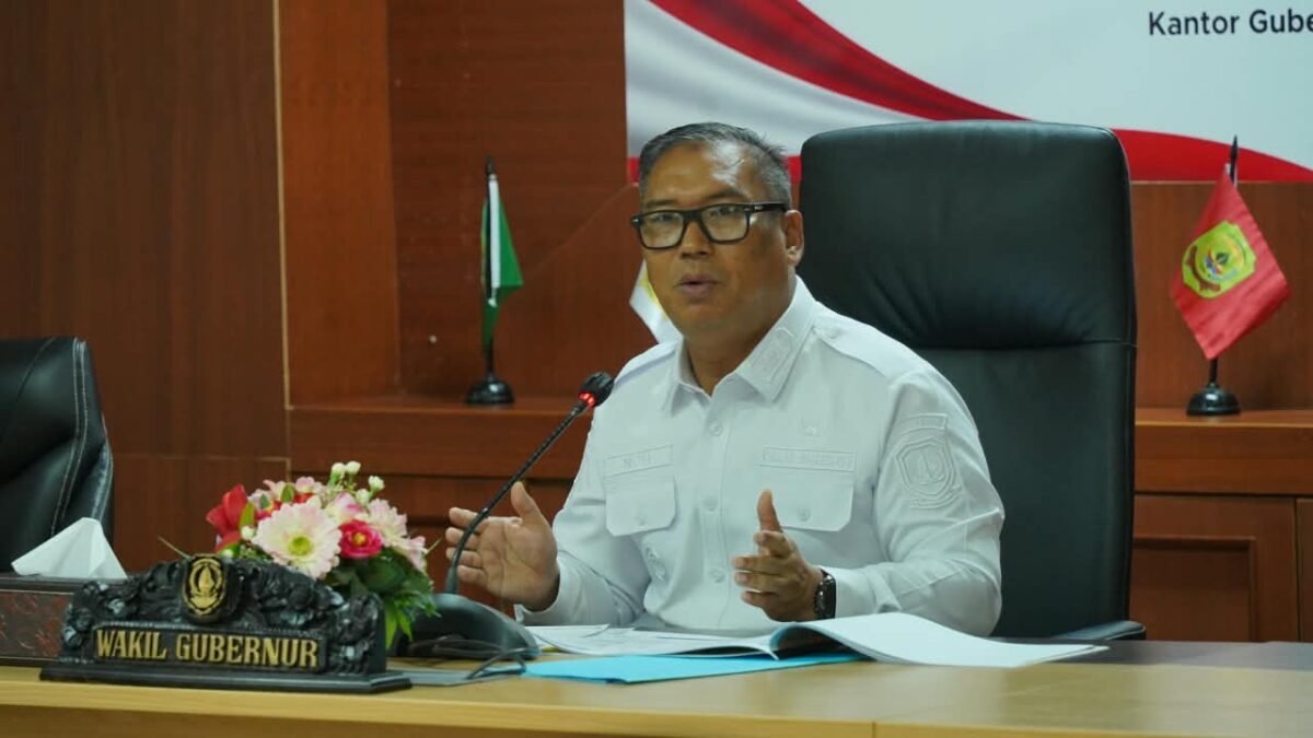 Wakil Gubernur Kepri, Nyanyang Haris Pratamura memimpin Rakor Penyelenggaraan Program MBG di Provinsi Kepri, di Ruang Rapat Lantai IV Kantor Gubernur Kepri, Dompak, Tanjungpinang, Senin (24/8/2026). (Ziqri)