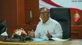 Wakil Gubernur Kepri, Nyanyang Haris Pratamura memimpin Rakor Penyelenggaraan Program MBG di Provinsi Kepri, di Ruang Rapat Lantai IV Kantor Gubernur Kepri, Dompak, Tanjungpinang, Senin (24/8/2026). (Ziqri)