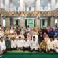 Foto bersama jamaah Masjid An-Nur Villa Pesona Asri, Kelurahan Belian. (Ade/BIRO ADPIM PEMPROV KEPRI)