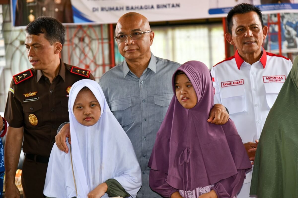 JAM-Intel Kejagung RI, Reda Manthovani didampingi Gubernur Kepri Ansar Ahmad saat berkunjung ke Rumah Bahagia, Bintan, Rabu (26/8/2026). Foto : Biro Adpim Pemprov Kepri 