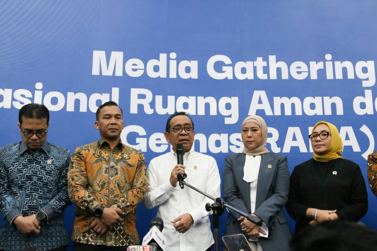 Menteri Koordinator Bidang Pembangunan Manusia dan Kebudayaan (Menko PMK) Pratikno dalam Media Gathering Gerakan Nasional Ruang Aman dan Nyaman Anak (Gernas RANA) yang diselenggarakan Kementerian Komunikasi dan Digital (Komdigi) di Media Center Komdigi, Jakarta, Selasa (4/8/2026). (Foto: Bismo Agung Soekarno Infopublik/Igid)