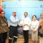 Wali Kota Batam, Amsakar Achmad, bersama Wakil Wali Kota Batam, Li Claudia Chandra, menerima audiensi jajaran PT McDermott di Ruang Kerja Wali Kota Batam, Kamis (20/8/2026). Foto: Humas Diskominfo Batam