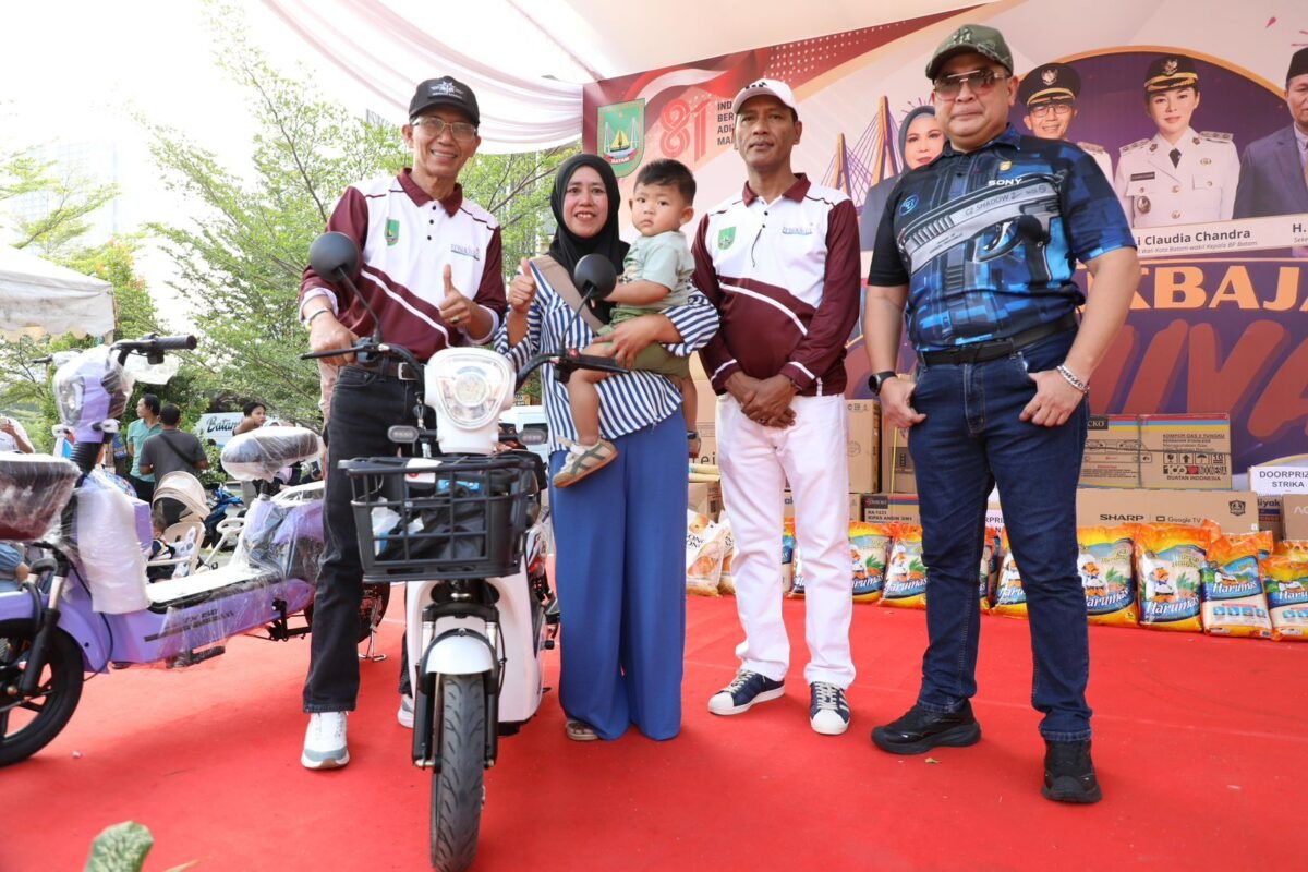 Lubukbaja Carnival 2026 yang digelar untuk memeriahkan HUT ke-81 Kemerdekaan Republik Indonesia di Nagoya Thamrin City, Lubukbaja, Sabtu (29/8/2026) sore. Foto: Humas Diskominfo Batam