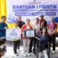  Dirjen KPM Kemkomdigi Fifi Aleyda Yahya menyerahkan bantuan 15 ton logistik dan puluhan perangkat starlink untuk korban gempa di NTT di Kantor Badan Perwakilan NTT, Jakarta, Sabtu (22/8/2026). (Foto: Agus SIswanto/InfoPublik/KPM Kemkomdigi)