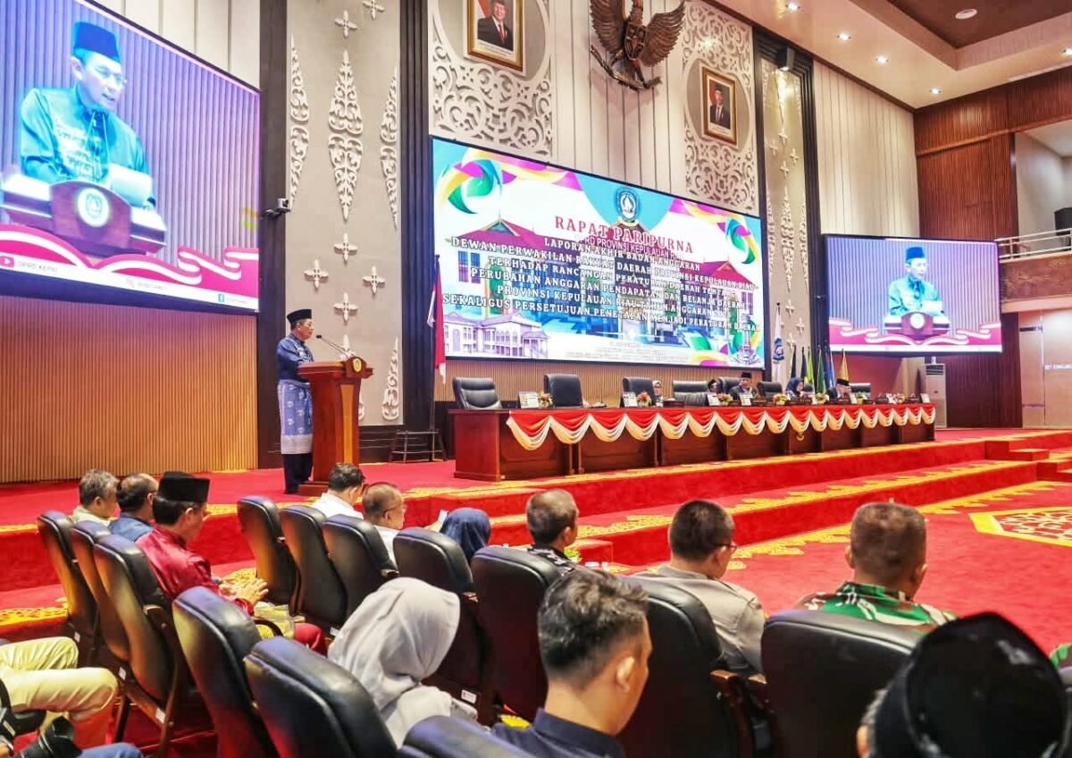 Gubernur Kepri Ansar Ahmad menyampaikan kata sambutan. (Harun/DISKOMINFO KEPRI)