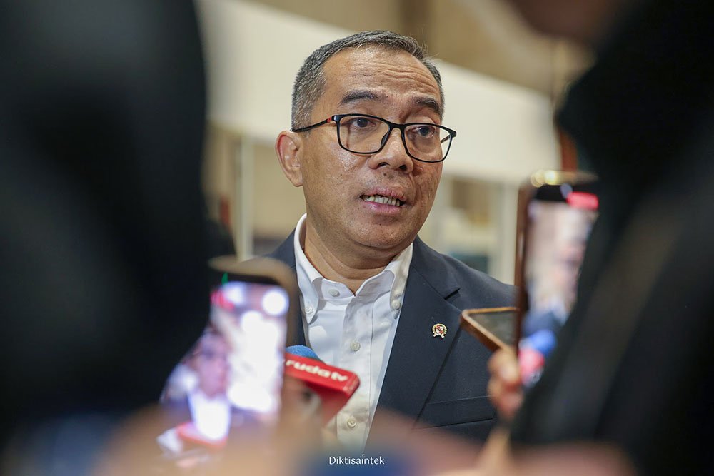 Menteri Pendidikan Tinggi, Sains, dan Teknologi (Mendiktisaintek) Brian Yuliarto. (Foto: Dok Kemdiktisaintek)