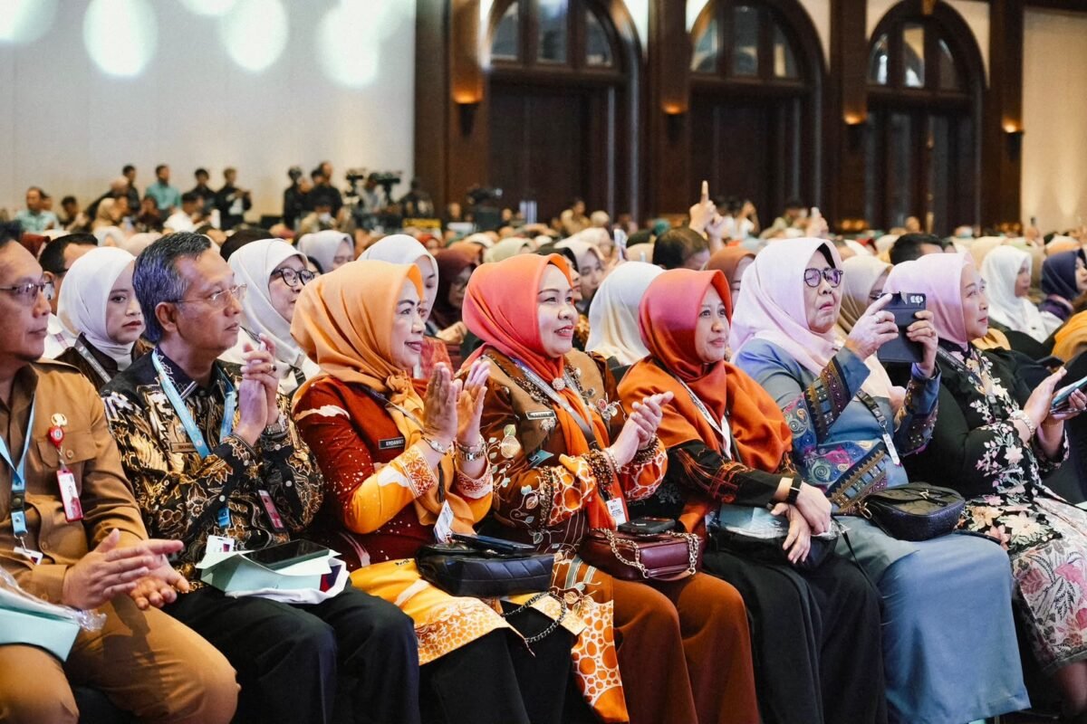 Ketua TP-PKK Batam, Erlita Amsakar, menghadiri Rapat Penguatan Tata Kelola Lembaga Dekranas, TP-PKK, dan Tim Pembina Posyandu se-Indonesia Bagian Barat di Jakarta Selatan, Senin (21/9/2026).Foto: Humas Diskominfo Batam