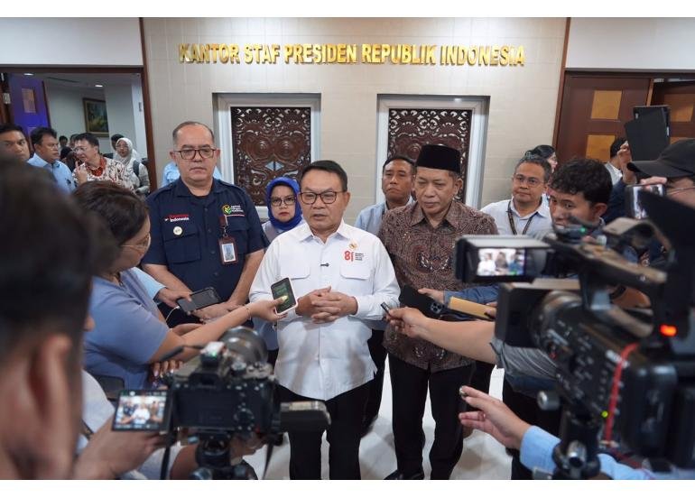 Kepala KSP, Jenderal TNI (Purn) Dudung Abdurachman, mengumumkan percepatan operasional KDKMP menyusul penandatanganan Perpres Nomor 82 Tahun 2026 oleh Presiden Prabowo Subianto di Jakarta, Rabu (23/9/2026). FOTO dok. Humas Kemenkop