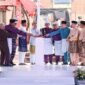 Mendagri Muhammad Tito Karnavian bersama Gubernur Kepri Ansar Ahmad, Wagub Nyanyang Haris Pratamura serta sejumlah untuk Forkominda menekan sirine pada peletakan batu pertama Museum dan Monumen Bahasa Nasional di Pulau Penyengat, Kamis (24/6/2026). (Enji/DISKOMINFO KEPRI)
