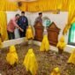 Sekdaprov Kepri, Misni berziarah ke makam Raja Ali Haji di Pulau Penyengat, Rabu (23/9/2026). Ziarah dilaksanakan jelang peletakan batu pertama pembanguan Museum dan Monumen Bahasa Pulau Penyengat yang akan dilaksanakan Kamis. (Harun/DISKOMINFO KEPRI)