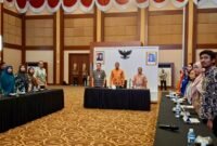 Sosialisasi dan Business Matching Program MBG yang digelar Dinas Koperasi, Usaha Kecil dan Menengah Provinsi Kepulauan Riau bekerjasama dengan Dinas Ketahanan Pangan, Pertanian, dan Kesehatan Hewan Provinsi Kepulauan Riau di Aula Wan Seri Beni, Dompak, Tanjungpinang, Kamis (15/10/2026). (Ari/DISKOMINFO KEPRI)